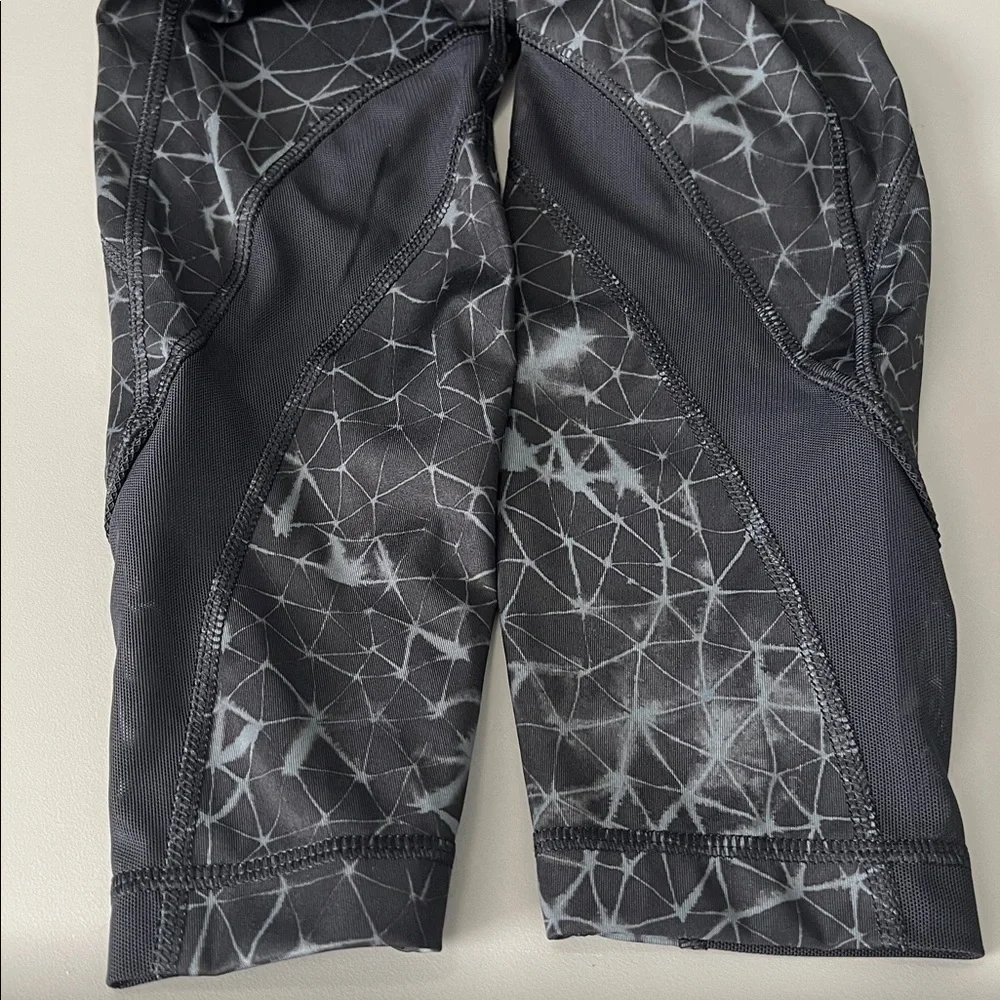 Lululemon Inspire Crop II Star Crush Coal Black Size 6